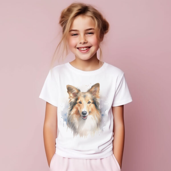 Sheltie WB0607 11 Тениска с шелти, акварелен портрет в кремаво, детайл от щампата
