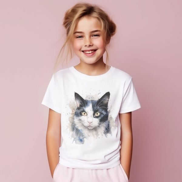 cat WB0504 11 Тениска с черно-бяла котка, акварелен портрет, детайл от щампата