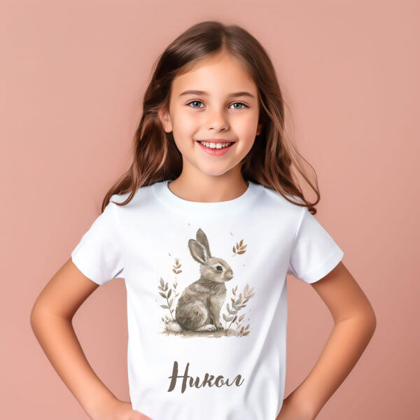 Rabbit WB0947 15 Детска тениска със зайче сред тревички, бял органичен памук