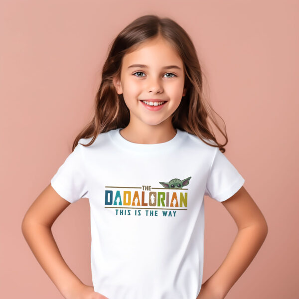 Детска тениска - Мандалорецът Тениска за татко с надпис The Dadalorian, бял органичен памук