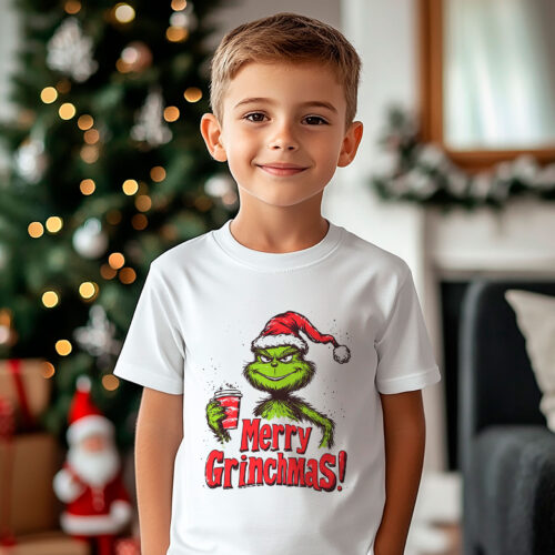 Коледна тениска със зелено същество и надпис Merry Grinchmas, бял органичен памук