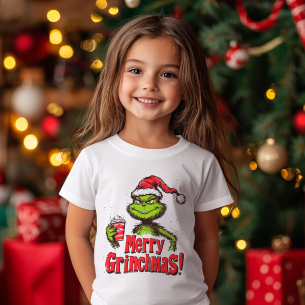 Щампа: Коледна тениска със зелено същество и надпис Merry Grinchmas