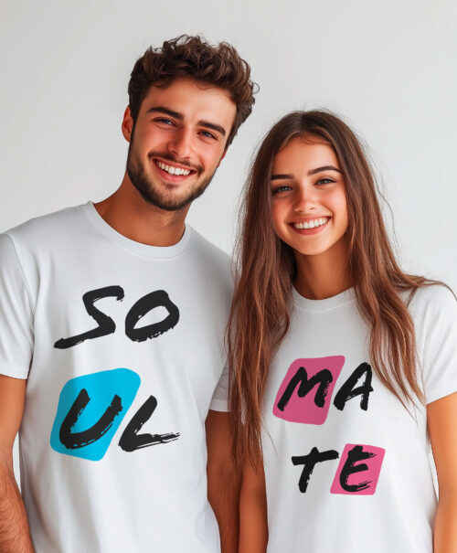 Тениски за двойки Soulmate с цветни букви, бял органичен памук