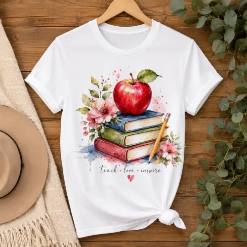 ts023-teniska-za-uchitel-yabalka-i-knigi-teach-love-inspire-3 Тениска за учител с дизайн на ябълка и книги