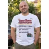 Тениска с технически данни на татко с име, кафе, диван и телевизор – снимка с модел Тениска с технически данни на татко с име, кафе, диван и телевизор – снимка с модел