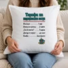 Бяла възглавница с тарифа на медицинската сестра и чашка кафе